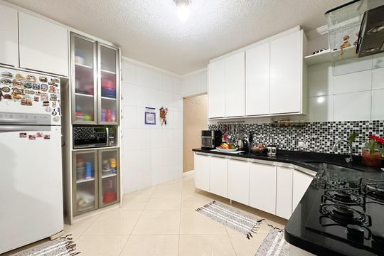Cozinha de casa à venda com 3 quartos, 250m² em Batistini, São Bernardo do Campo