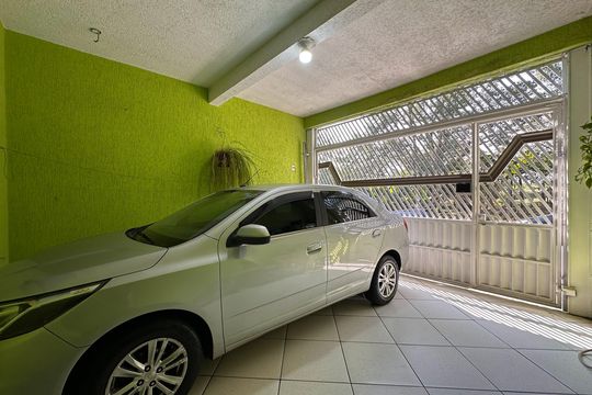 Garagem de casa à venda com 3 quartos, 250m² em Batistini, São Bernardo do Campo