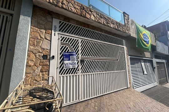 Fachada de casa à venda com 3 quartos, 250m² em Batistini, São Bernardo do Campo