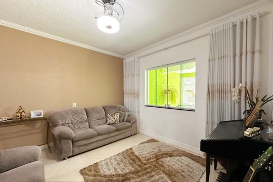 Sala de casa à venda com 3 quartos, 250m² em Batistini, São Bernardo do Campo