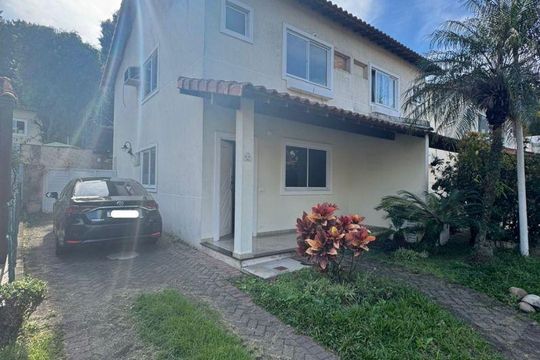 Fachada de casa de condomínio à venda com 3 quartos, 103m² em Pechincha, Rio de Janeiro