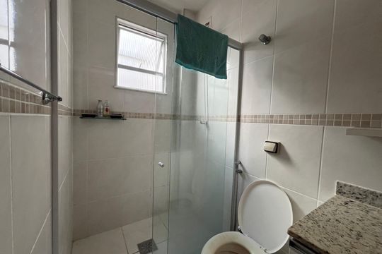Banheiro de apartamento para alugar com 2 quartos, 81m² em São Mateus, Juiz de Fora