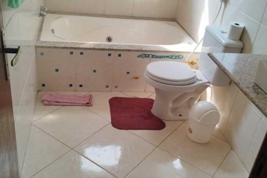 Banheiro social de casa para alugar com 4 quartos, 200m² em Cidade Beira Mar, Rio das Ostras