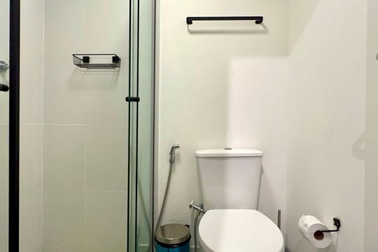 Banheiro de kitnet/studio à venda com 1 quarto, 21m² em Jardim Paulista, São Paulo