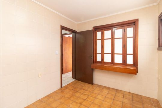 Cozinha de casa de condomínio à venda com 3 quartos, 126m² em Cavalhada, Porto Alegre