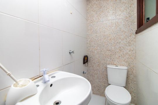 Lavabo de casa de condomínio à venda com 3 quartos, 126m² em Cavalhada, Porto Alegre
