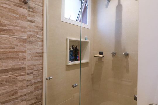 Banheiro da Suíte de apartamento à venda com 2 quartos, 74m² em Cidade Monções, São Paulo