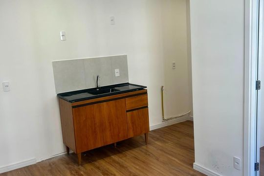 Cozinha de apartamento à venda com 2 quartos, 33m² em Parque Pan Americano, São Paulo