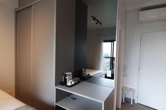 Sala / Quarto de apartamento para alugar com 1 quarto, 32m² em Pinheiros, São Paulo