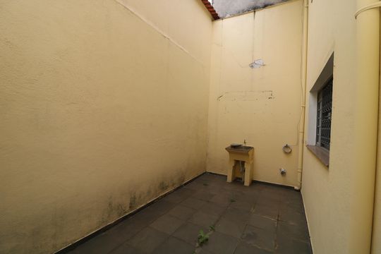 Quintal de casa à venda com 3 quartos, 147m² em Vila Olinda, São Paulo