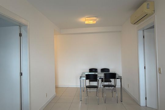 Sala de apartamento para alugar com 1 quarto, 47m² em Boqueirão , Santos