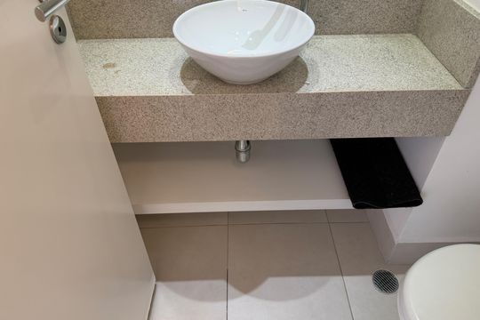 Lavabo de apartamento para alugar com 1 quarto, 47m² em Boqueirão , Santos