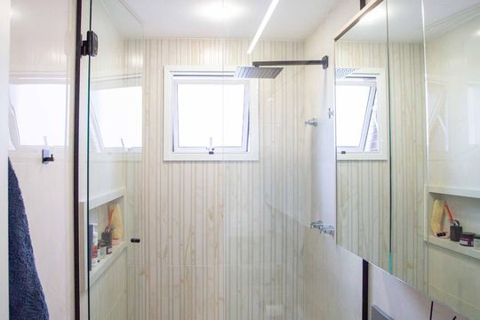 Banheiro de apartamento à venda com 2 quartos, 55m² em Centro, Diadema