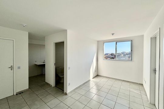 Sala de apartamento para alugar com 2 quartos, 46m² em Jardim Lourdes, Ferraz de Vasconcelos