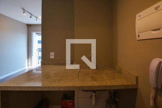 Cozinha de apartamento para alugar com 1 quarto, 31m² em Vila Sonia, São Paulo