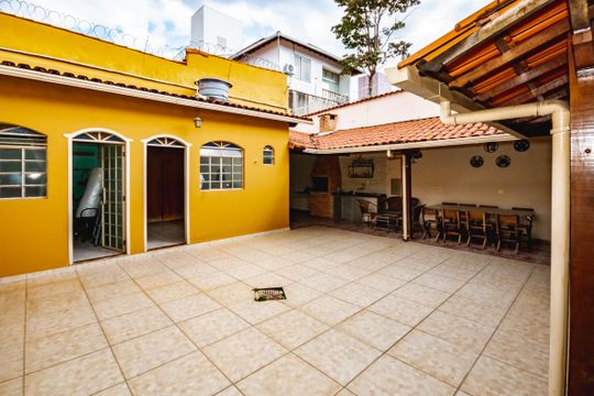 Casa à venda com 6 quartos, 300m² em Renascença, Belo Horizonte