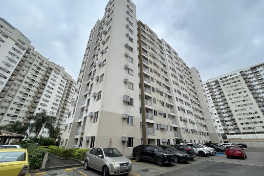 Fachada do bloco de apartamento à venda com 2 quartos, 51m² em Del Castilho, Rio de Janeiro