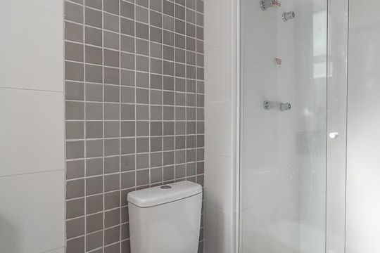 Banheiro da Suíte de apartamento para alugar com 2 quartos, 65m² em Jardim Itu Planalto, Porto Alegre