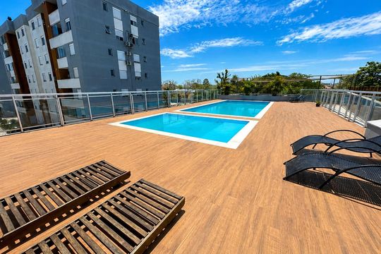 Área externa de apartamento à venda com 2 quartos, 60m² em Olaria, Canoas