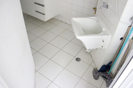 Área de serviço de apartamento para alugar com 2 quartos, 55m² em Vila Endres, Guarulhos