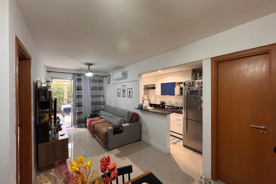 Sala de apartamento para alugar com 1 quarto, 80m² em Recreio dos Bandeirantes, Rio de Janeiro