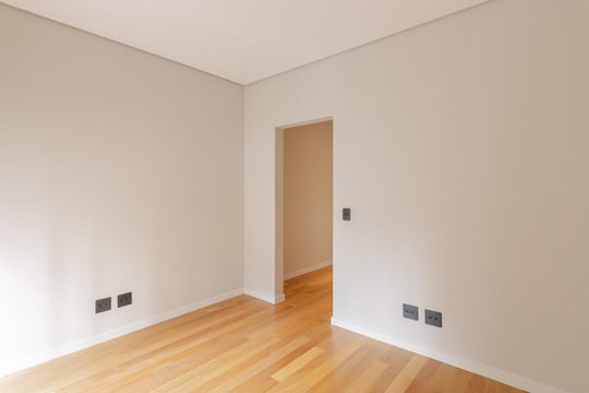 Quarto 2 de casa à venda com 2 quartos, 190m² em Vila Nova Conceição, São Paulo