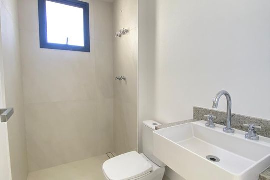 Banheiro de apartamento à venda com 3 quartos, 94m² em Pinheiros, São Paulo