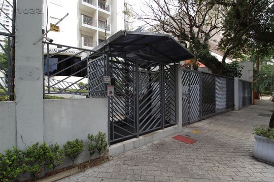 Fachada de apartamento para alugar com 2 quartos, 63m² em Indianópolis, São Paulo