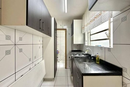 Cozinha de apartamento para alugar com 1 quarto, 41m² em São Sebastião, Porto Alegre