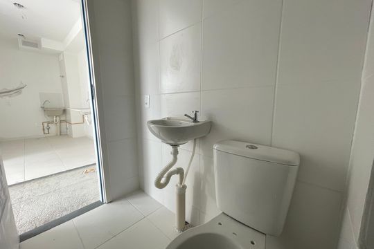 Banheiro de apartamento à venda com 2 quartos, 31m² em Jardim Gilda Maria, São Paulo