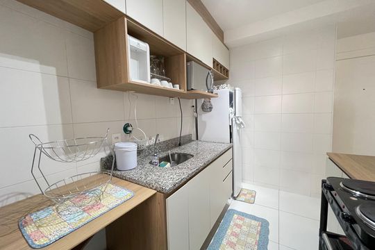 Cozinha de apartamento para alugar com 2 quartos, 55m² em Vila Sonia, São Paulo