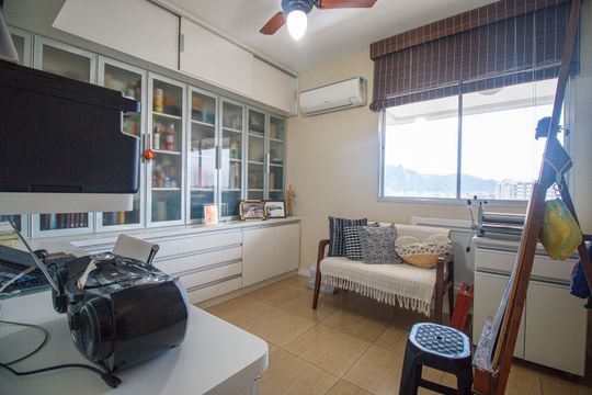 Quarto 2 de apartamento à venda com 2 quartos, 69m² em Tijuca, Rio de Janeiro