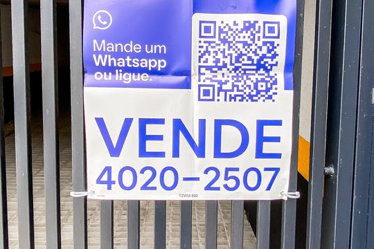 Placa  de apartamento à venda com 2 quartos, 40m² em Vila Carmosina, São Paulo