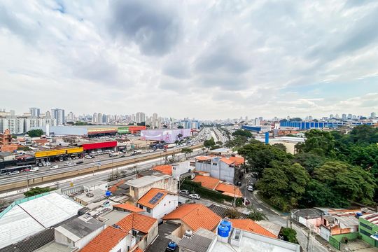 Vista  de apartamento à venda com 2 quartos, 40m² em Vila Carmosina, São Paulo