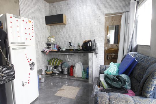 Sala/Cozinha de kitnet/studio para alugar com 1 quarto, 150m² em Parque Eldorado 2, Cabo Frio