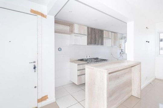 Cozinha de apartamento para alugar com 2 quartos, 55m² em Passo d’Areia, Porto Alegre