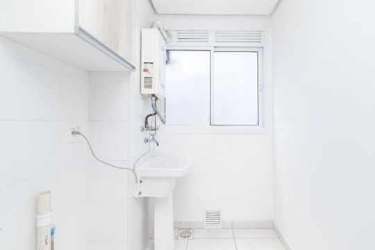 Área de serviço de apartamento para alugar com 2 quartos, 55m² em Passo d’Areia, Porto Alegre