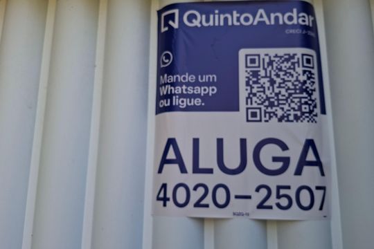 Placa instalada  de casa para alugar com 4 quartos, 450m² em Horto Florestal, Salvador