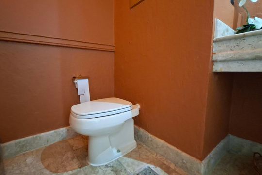 Lavabo  de casa para alugar com 4 quartos, 450m² em Horto Florestal, Salvador