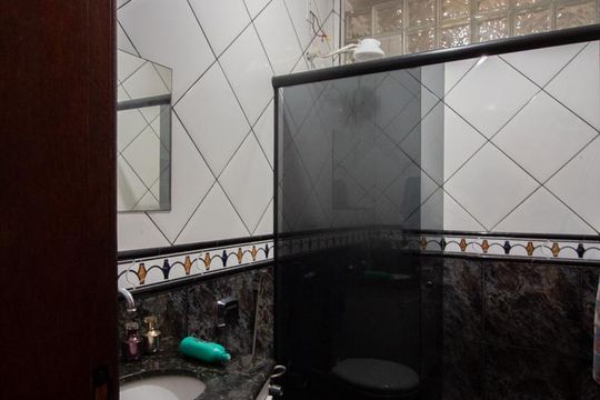 Banheiro Social de casa à venda com 2 quartos, 95m² em Santa Branca, Belo Horizonte