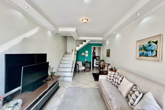 Sala de casa para alugar com 2 quartos, 200m² em Vila Bertioga, São Paulo