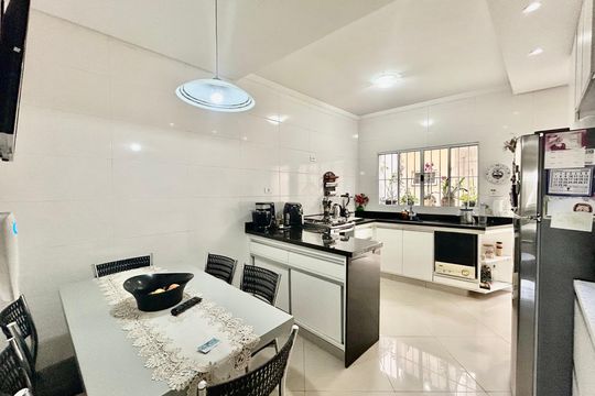 Cozinha de casa à venda com 2 quartos, 200m² em Vila Bertioga, São Paulo