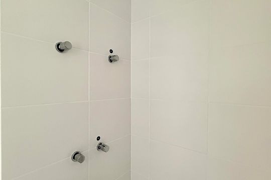 Banheiro de kitnet/studio à venda com 1 quarto, 28m² em Brooklin, São Paulo
