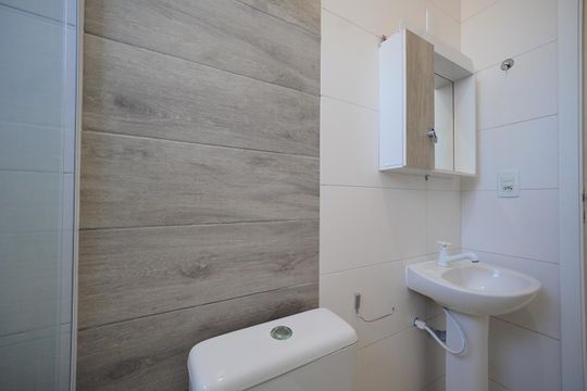 Banheiro de apartamento para alugar com 2 quartos, 60m² em Ingleses Norte, Florianópolis