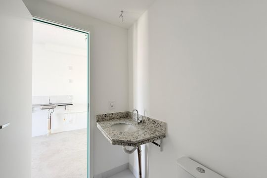 Banheiro  de apartamento à venda com 1 quarto, 33m² em Brooklin, São Paulo