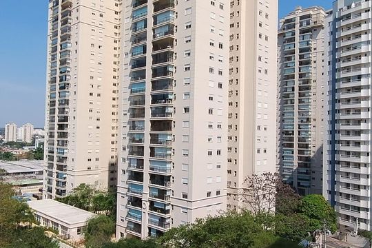 Vista da Suíte  de apartamento para alugar com 3 quartos, 83m² em Parque Residencial Aquarius, São José dos Campos
