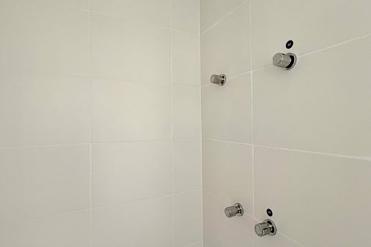Banheiro  de kitnet/studio à venda com 1 quarto, 28m² em Brooklin, São Paulo