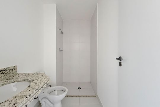 Banheiro de apartamento à venda com 1 quarto, 33m² em Brooklin, São Paulo