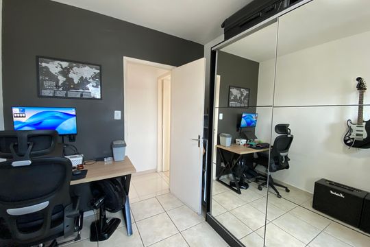 Quarto  de apartamento à venda com 2 quartos, 52m² em Jardim Peri Peri, São Paulo