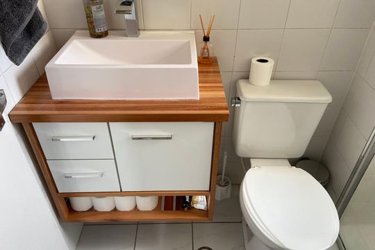 Banheiro de apartamento à venda com 2 quartos, 52m² em Jardim Peri Peri, São Paulo